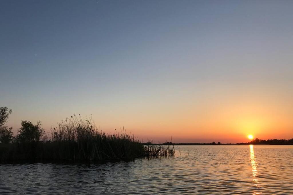 Romantic Dutch Hideaway Jisp Bagian luar foto