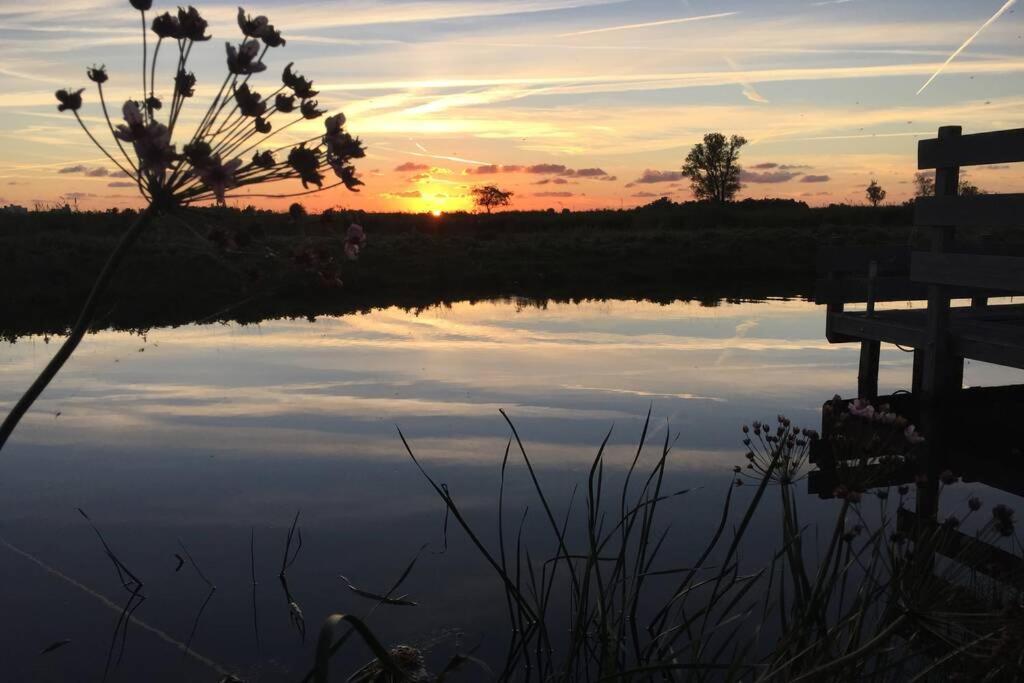 Romantic Dutch Hideaway Jisp Bagian luar foto