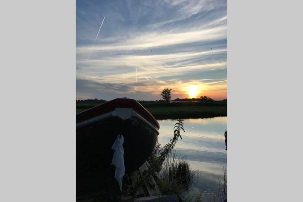Romantic Dutch Hideaway Jisp Bagian luar foto