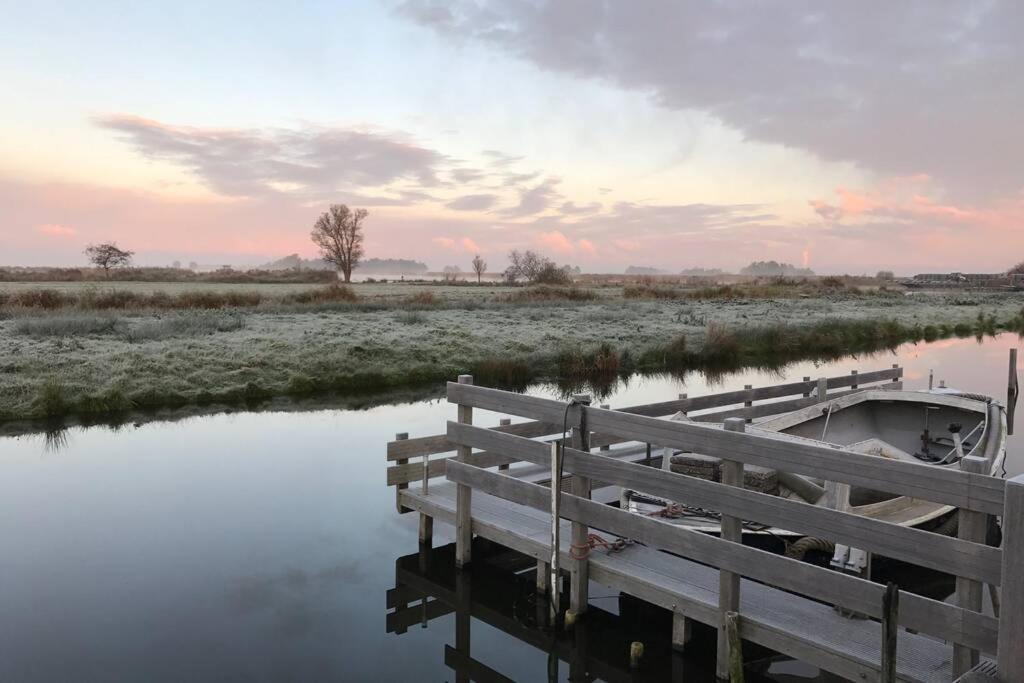 Romantic Dutch Hideaway Jisp Bagian luar foto
